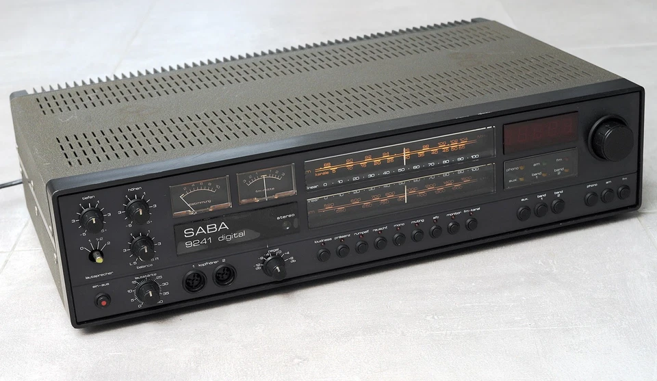 SABA 9241 digital Stereo Receiver ++ Klassiker! ++ leuchtet aber läuft nicht ++ - Bild 1 von 2