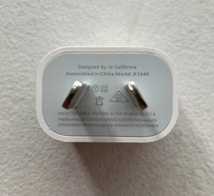 Model A1444 USB Australian Power Adapter - Picture 1 of 12