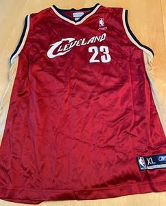 REEBOK EMBROIDERED NBA CLEVELAND CAVALIERS #23 LEBRON JAMES YOUTH XL JERSEY - Picture 1 of 4