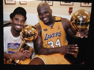 LOS ANGELES LAKES SHAQUILLE O'NEAL SIGNED CHAMPIONSHIP TROPHY 11X14 - Picture 1 of 1