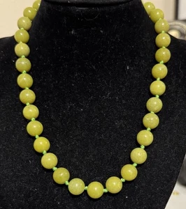 Antike grüne & gelbe Serpentin Stein Perlen Halskette Sterling Verschluss - Bild 1 von 5