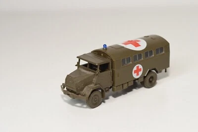 A54 1:87 ROCO M.A.N. CAMION AMBULANZA ESERCITO UOMO OTTIME CONDIZIONI - Immagine 1 di 4