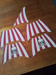 Lego System , Piraten , Segel , Segel Set für Piratenschiff 6243 ( 5 Stück ) - Bild 1 von 1