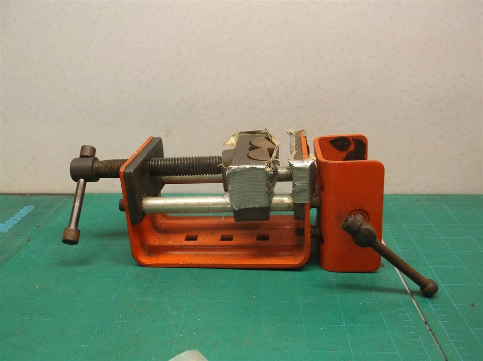 Vise Grip Servo Action vise - Image 1 of 4