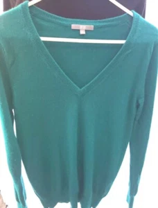 Uniqlo 100% Cashmere Sweater Green M V Neck Soft Men's green classic design - Picture 1 of 2