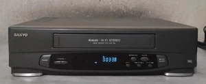 SANYO VHR-756G VIDEOREGISTRATORE VHS 6 TESTINE STEREO CON TELECOMANDO - Foto 1 di 9