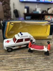 CORGI Range Rover Ambulance &EMT Stretcher 1974 VTG Vehicle Great Britain - Picture 1 of 14