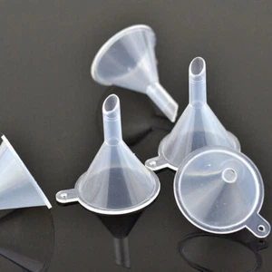 5x Mini Entonnoir En Plastique Petit entonnoir Pour Parfum Cuisine Fis Set MEI. - Imagen 1 de 10