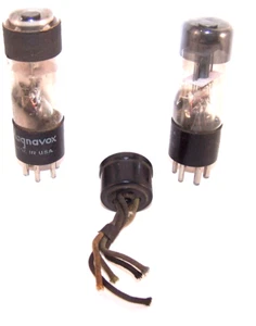 2 Magic Eye tubes and 1 socket tubes were tested but are dim - Picture 1 of 2