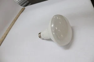 Sunco Lighting LED Light Bulb Warm White 11 Watt 850-Lumens LB-BR30-3K-1PK - Picture 1 of 3