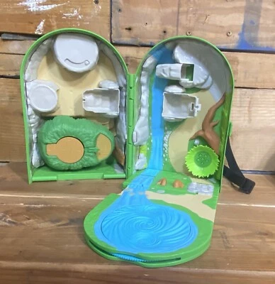 Pokemon Carry Case Backpack Play Set 2020 CASE no figures included Foto 1 de 4