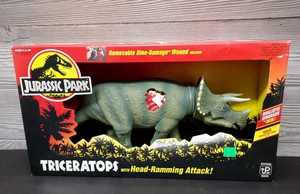Vintage 1993 Kenner Jurassic Park Triceratops Head Ramming Attack - Picture 1 of 7