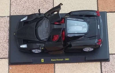 Ferrari Enzo Ferrari 2002 - 1/24 Bburago Voiture miniature Diecast FN004 - Photo 1/4