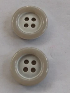 3BX06 5 pcs 7/16in 2 SHADES LIGHT GREY 4 HOLE SHIRT OR BLOUSE BUTTONS - Picture 1 of 2