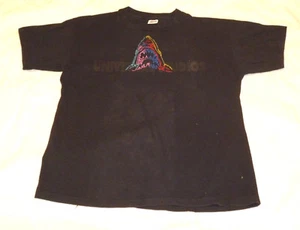 CAMISETA BORDADA MANDÍBULAS NEGRAS ADULTO XL DESCATALOGADA UNIVERSAL FLORIDA MERCH - Imagen 1 de 2