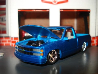 1990 CHEVROLET  1500  PICKUP TRUCK CUSTOM EDITION M2 BLUE 1/64 VERY COOL!! - Image 1 of 4