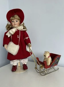 Porcelain Doll ‘Claudia’ By Ashton Drake Galleries - Picture 1 of 17