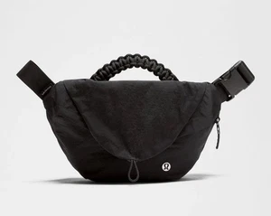 Lululemon Curved Crossbody Bag with Top Handle 3L Black - Bild 1 von 7