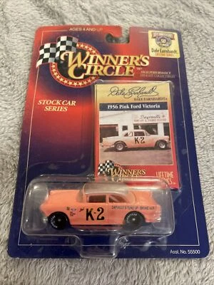 Winners Circle Dale Earnhardt 1956 rosa Ford Victoria serie de por vida (1731) Foto 1 de 2