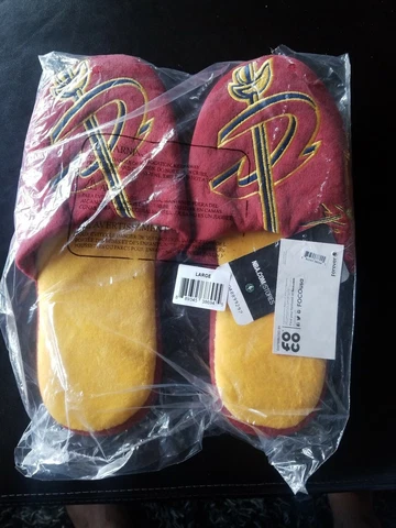 NWT Cleveland Cavaliers FOCO NBA Men's Big Logo Slider Slippers Size Large Cover
