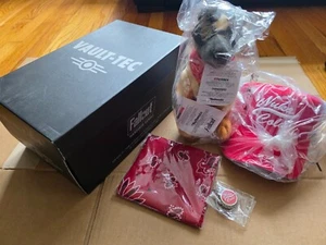 Seltene Fallout Wanderer Bundle Box (Vault-Tec) - ThinkGeek - Neu - Bild 1 von 9