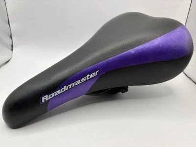 Sillín de bicicleta ancho de acero WTB Volt negro púrpura acolchado medio Foto 1 de 3