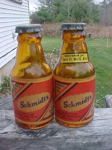 Vintage Souvenir Salt & Pepper Shakers Schmidt's Beer Sault St. Marie Michigan - Picture 1 of 1