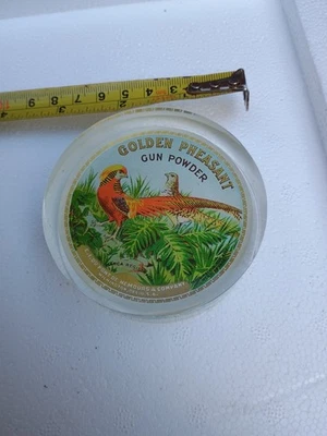 "Pistola de faisán dorado vintage etiqueta de hojalata en polvo LUCITE peso de papel 3"" X 3"""  Foto 1 de 4