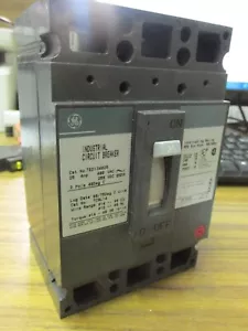 GE TED134025, 25 Amp, 480 Volt, 3 Pole, GREEN Circuit Breaker,...D-75 - Picture 1 of 6
