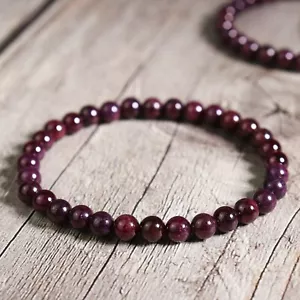 Natural Garnet Bead Healing Protection Women Stone Crystal Stretch Bracelet Gift - Picture 1 of 6
