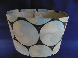 ANCIENNE BOITE DES "GALERIES LAFAYETTE" POUR CHAPEAU DE POUPEE SANS COUVERCLE - Picture 1 of 8