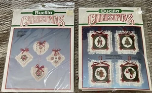 2 BUCILLA gezählte Kreuzstich Weihnachtsschmuck Sets Rose/Spitze Quadrate NEU - Bild 1 von 6