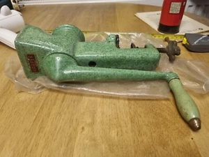 VINTAGE HARPER MINCER 4001 MADE IN ENGLAND REG DES NO 842748 - Picture 1 of 18