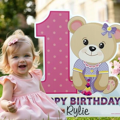 Feliz 1er Cumpleaños Niña, Letrero Personalizado de Patio de Oso, Decoración Exterior, Regalo Personalizado Foto 1 de 2