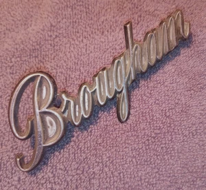 ++ 1973 1974 Plymouth Dodge Monaco Brougham Roof Panel Emblem 3810287 - 2 Posts - Foto 1 di 2