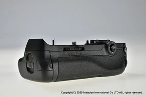 * Near MINT Genuine Nikon Multi Power Battery Pack MB-D12 for D800, D800E, D810 - Bild 1 von 6