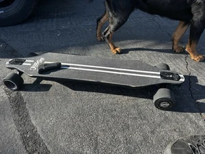 TEAMGEE ELECTRIC SKATEBOARD LONGBOARD RED & BLACK - Picture 1 of 9