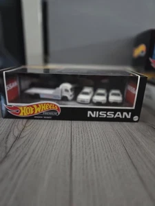 2020 Hot Wheels Premium NISSAN SKYLINE GT-R DIORAMA BOX SET R32 R33 R34 - Picture 1 of 4