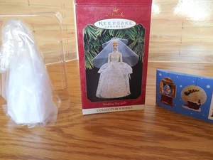 NEU 1997 Hallmark Andenken "Hochzeitstag Barbie" Ornament - 4. in Serie - Bild 1 von 6