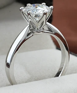 Anillo de compromiso solitario de diamantes cultivados en laboratorio redondo de 1 quilate IGI de oro blanco de 14 k 💎 - Imagen 1 de 6