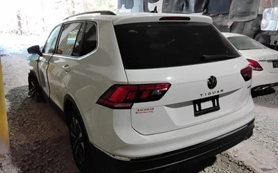 2022 Volkswagen Tiguan Transmission OEM 92K Miles - LKQ436442843 - Image 1 of 4