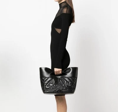 Bolso de Mano Alexander McQueen de Cuero con Lazo Negro | Bolso de Hombro de Piel de becerro Foto 1 de 4