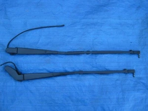82-92 Camaro Firebird Z28 26s windshield wiper arms with squirters - Bild 1 von 7
