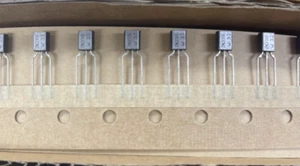 Transistor bipolar (BJT) E 100 piezas 2n3906 PNP 40 V 250 MHz orificio pasante TO-92-3 - Imagen 1 de 2