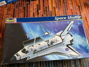Revell-Monogram 1:72 Space Shuttle 50-5085 ungebaut - Bild 1 von 3