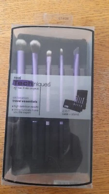 Real Techniques Eyes Makeup Brush Kit Set 2 In 1 Case + Stand  - Image 1 of 2