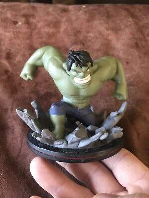 Figura Incredible Hulk The Hulk Marvel Avengers Q-Fig Age of Ultron 2016  Foto 1 de 4