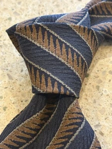GIORGIO ARMANI Cravatte Navy/Gold/Black All Silk Tie 4”W X 57” L Made In Italy - Picture 1 of 18