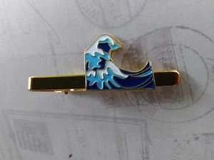 T854 Golden Wave Tie Clip Clasp Bar Great Gift for Father's Day Birthday Hokusai - Picture 1 of 8