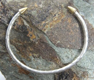 Vintage Banana Republic Armreif Armband gehämmert Sterlingsilber Gold Vermeil Caps - Bild 1 von 8